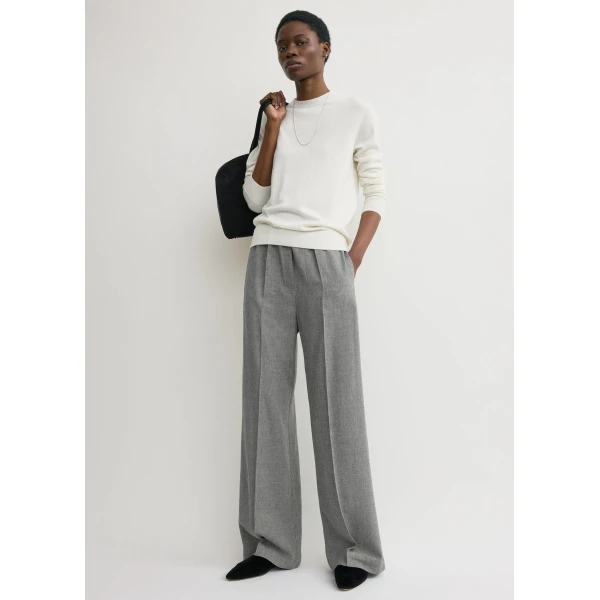 Toteme Pants with minimalist design at Coveti