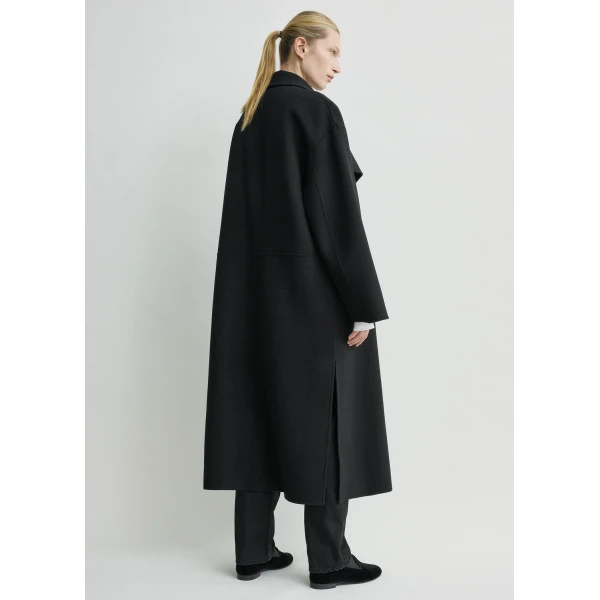 Toteme Coats with minimalist design at Coveti