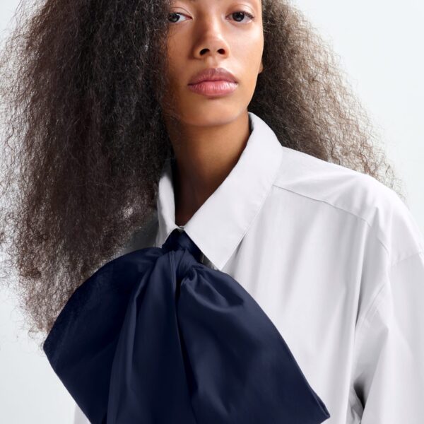 Essentiel Antwerp White and navy cotton shirt with removable bow tie - Essentiel Antwerp Shirts - Colorful Belgian Design - Shop at Coveti
