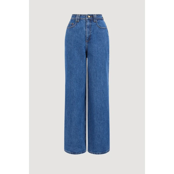 Aje clothing Aus Pants – structured silhouette with raw femininity from Coveti