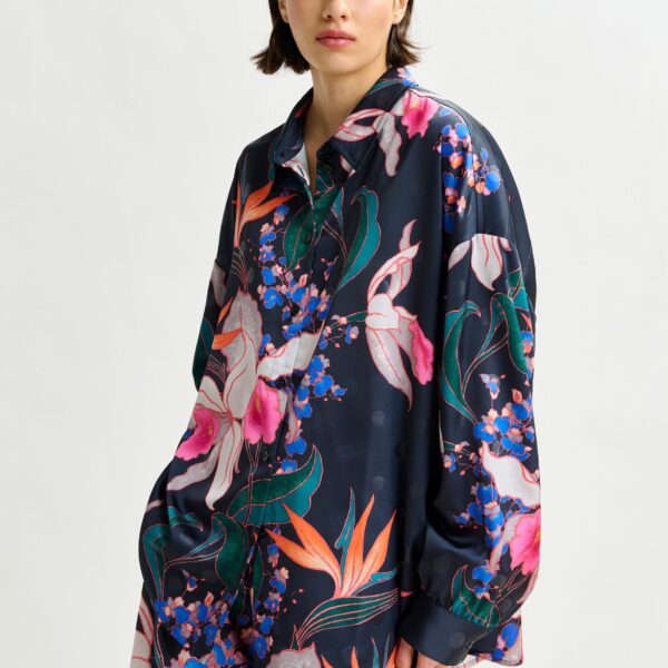 Essentiel Antwerp Black and multicolor oversized shirt with pleated cuffs - Essentiel Antwerp Shirts - Colorful Belgian Design - Shop at Coveti