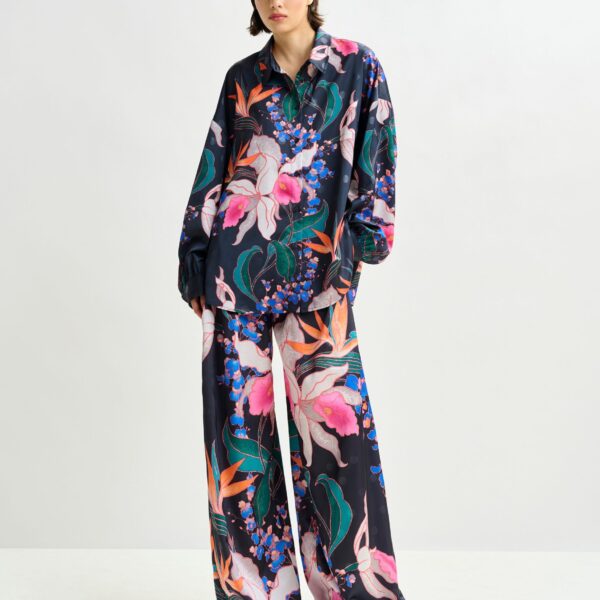 Essentiel Antwerp Black and multicolor oversized shirt with pleated cuffs - Essentiel Antwerp Shirts - Colorful Belgian Design - Shop at Coveti