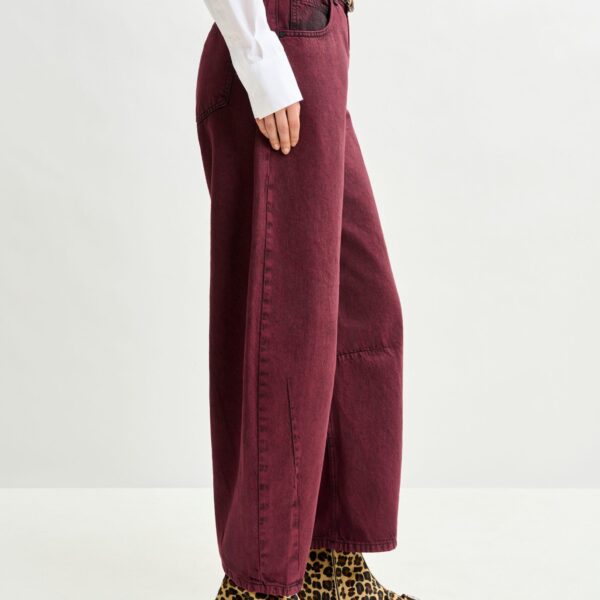Essentiel Antwerp Burgundy overdyed organic cotton barrel-leg jeans - Essentiel Antwerp Pants - Colorful Belgian Design - Shop at Coveti