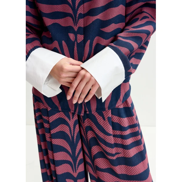 Essentiel Antwerp Dark pink and navy zebra-jacquard shirt with rhinestone-encrushed button, view 5
