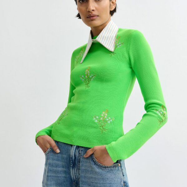 Essentiel Antwerp Green knitted sweater with floral embroideries - Essentiel Antwerp Knitwear - Colorful Belgian Design - Shop at Coveti