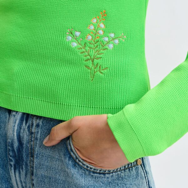 Essentiel Antwerp Green knitted sweater with floral embroideries - Essentiel Antwerp Knitwear - Colorful Belgian Design - Shop at Coveti