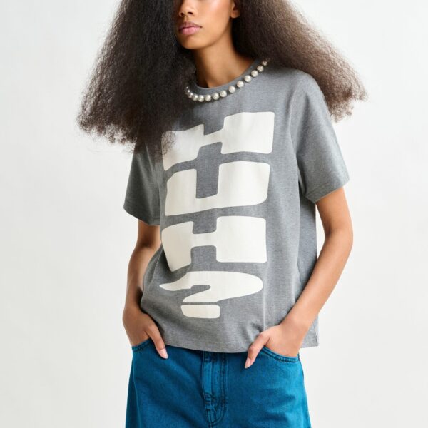 Essentiel Antwerp Grey and white cotton T-shirt with "HUH?"- print and bead embellishments - Essentiel Antwerp Shirts - Colorful Belgian Design - Shop at Coveti