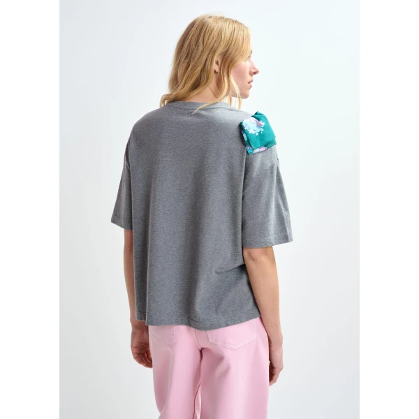 Essentiel Antwerp Grey and white printed cotton T-shirt with turquoise cascading frills Top, view 4