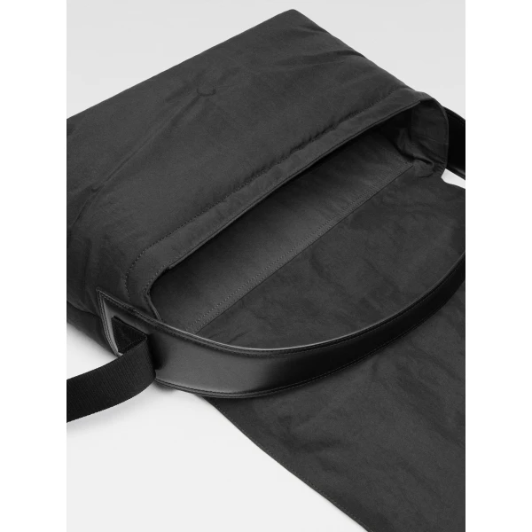 JACQUEMUS The Bambino messenger bag, view 3