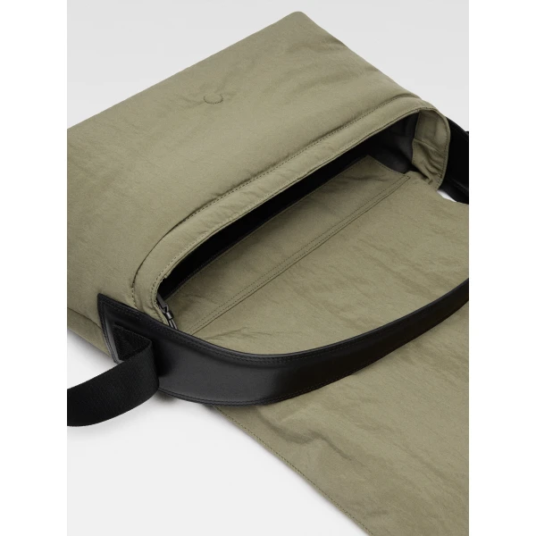 JACQUEMUS The Bambino messenger bag, view 7