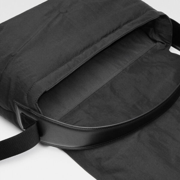 Jacquemus The Bambino messenger bag - Jacquemus Totes & Top-Handle Bags - Le Chiquito Style - Shop at Coveti