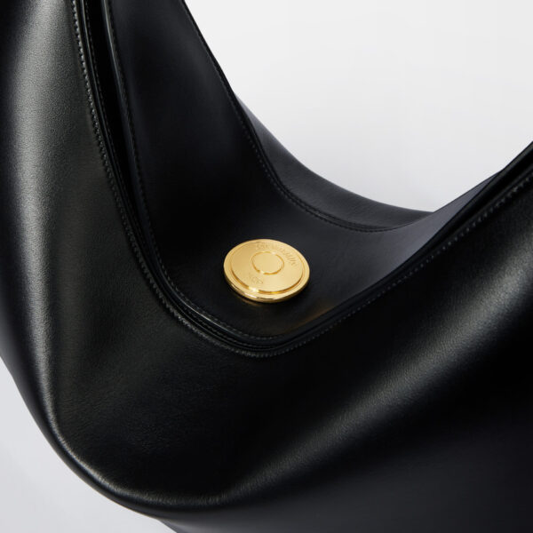 Jacquemus The Ovalo bag - Jacquemus Totes & Top-Handle Bags - Le Chiquito Style - Shop at Coveti