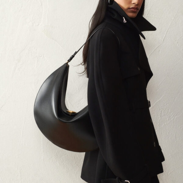 Jacquemus The Ovalo bag - Jacquemus Totes & Top-Handle Bags - Le Chiquito Style - Shop at Coveti