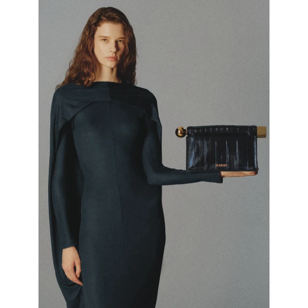 JACQUEMUS The Rond Carré clutch, view 3