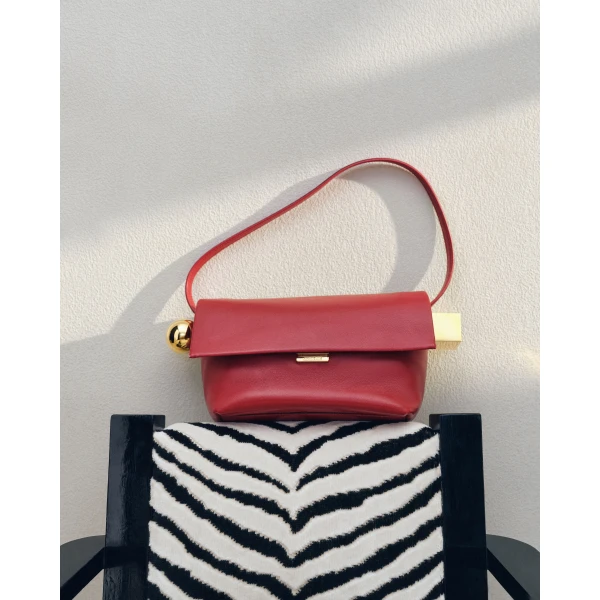 JACQUEMUS The Rond Carré, view 7