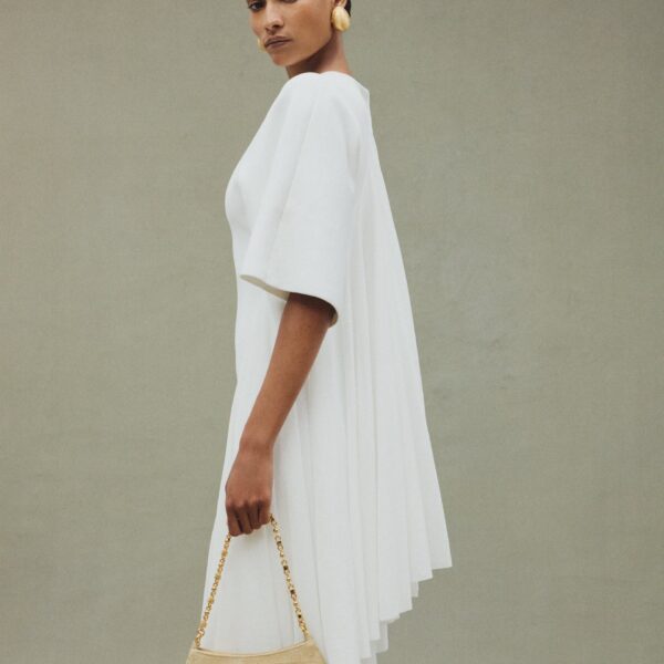 Jacquemus The Small Bisou Chaine - Jacquemus Shoulder & Crossbody Bags - Le Chiquito Style - Shop at Coveti