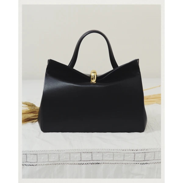 JACQUEMUS The Valérie, view 9
