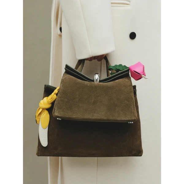 JACQUEMUS The banana, view 4