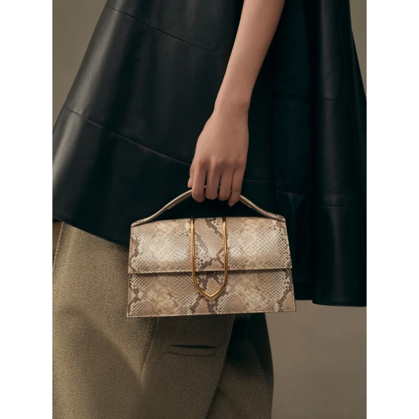 JACQUEMUS The large Bambino, view 6