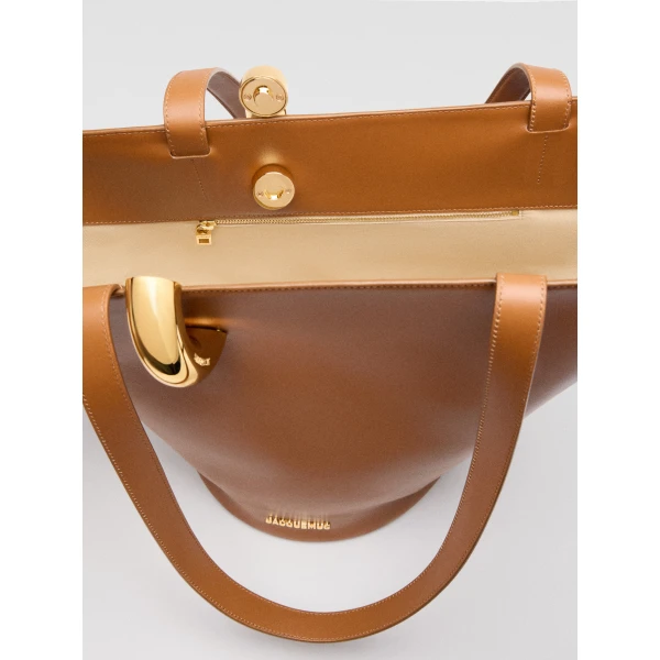 JACQUEMUS The medium Bambola, view 5
