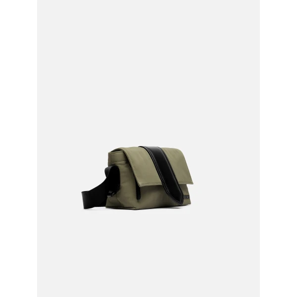 JACQUEMUS The small Bambino messenger bag, view 2