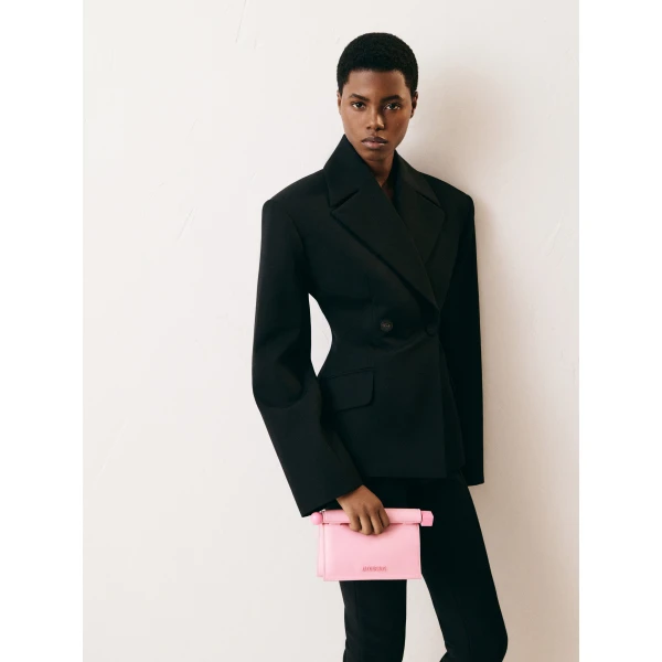 JACQUEMUS The small Rond Carré clutch, view 6