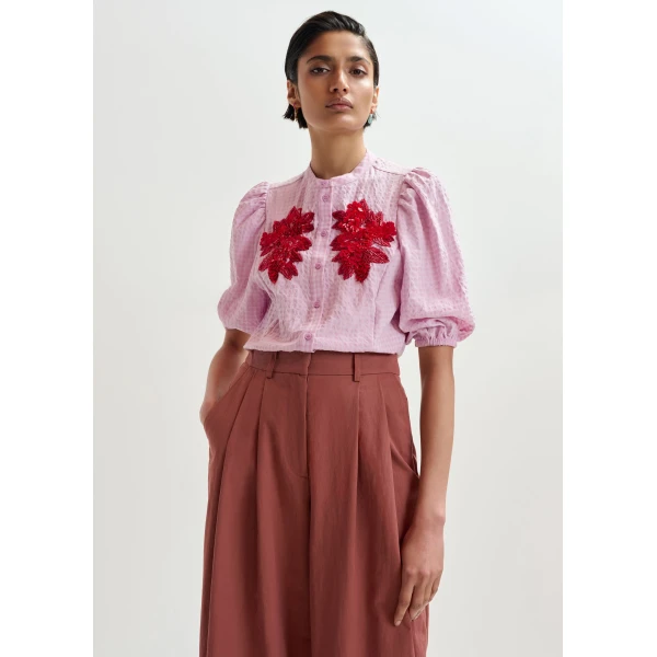 Essentiel Antwerp Light pink and red floral sequin and bead-embellished shirt with voluminous sleeves, view 2