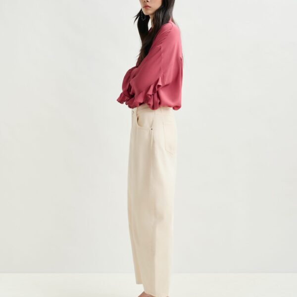 Essentiel Antwerp Off-white cotton cropped barrel-leg jeans - Essentiel Antwerp Pants - Colorful Belgian Design - Shop at Coveti