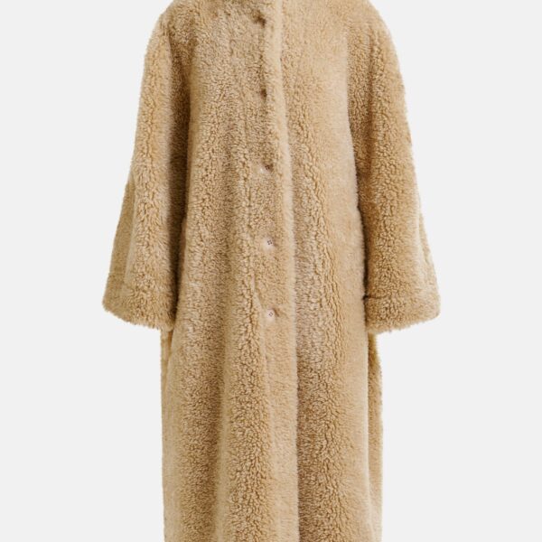 Essentiel Antwerp Off-white oversized faux shearling coat with stand-up collar - Essentiel Antwerp Coats - Colorful Belgian Design - Shop at Coveti