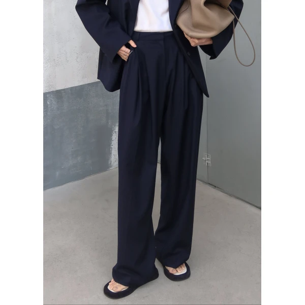 The Frankie Shop Canmore Pleated Trousers – Navy, view 3