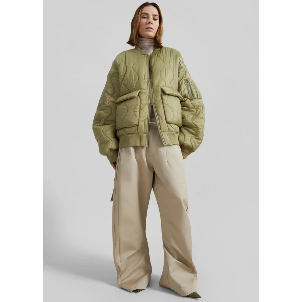 The Frankie Shop Halsey Quilted Bomber Jacket – Moss Green, view 4