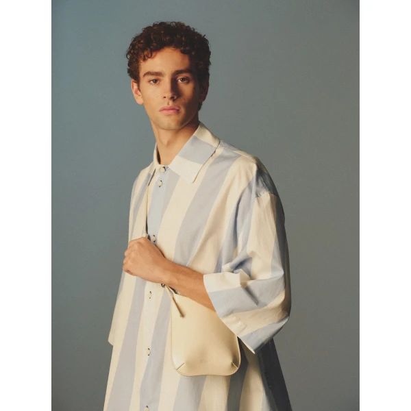 JACQUEMUS The Bisou phone pouch Structured phone pouch., view 2