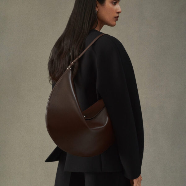 Jacquemus The Ovalo bag - Jacquemus Totes & Top-Handle Bags - Le Chiquito Style - Shop at Coveti