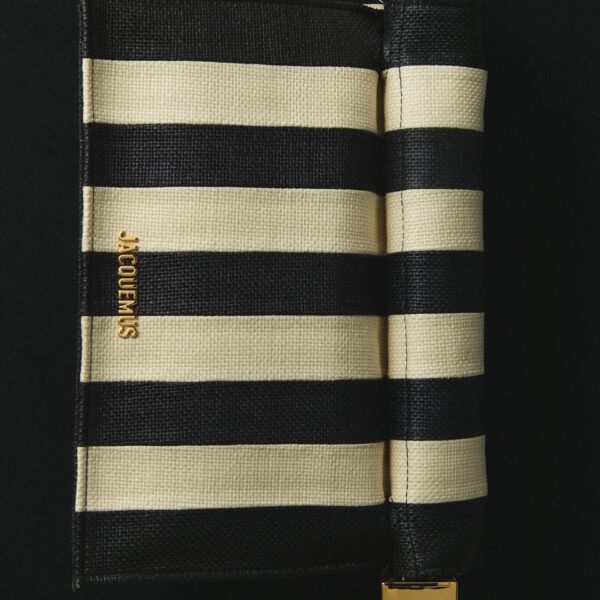 Jacquemus The Rond Carré clutch - Jacquemus Clutch Bags - Le Chiquito Style - Shop at Coveti