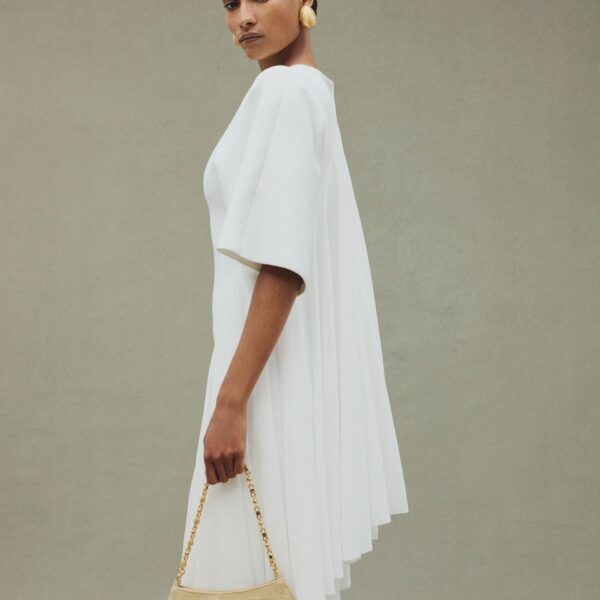 Jacquemus The Small Bisou Chaine - Jacquemus Shoulder & Crossbody Bags - Le Chiquito Style - Shop at Coveti