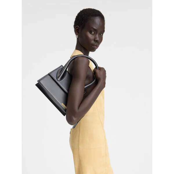 JACQUEMUS The large Chiquito Large leather handbag., view 6