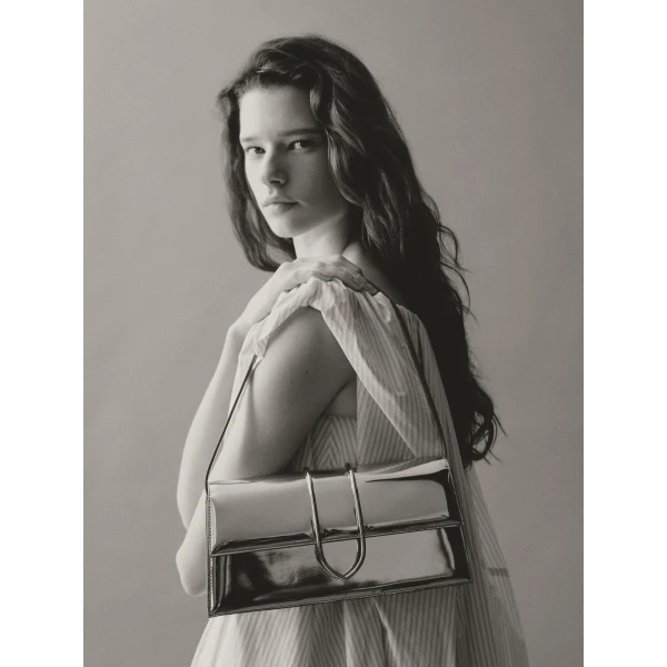 JACQUEMUS The long Bambino Long metal flap bag., view 2