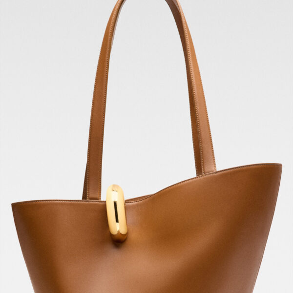 Jacquemus The medium Bambola - Jacquemus Bucket Bags - Le Chiquito Style - Shop at Coveti