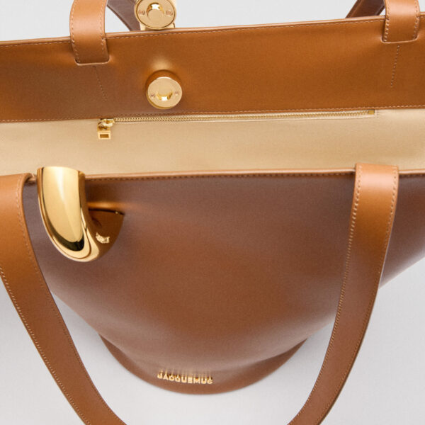 Jacquemus The medium Bambola - Jacquemus Bucket Bags - Le Chiquito Style - Shop at Coveti