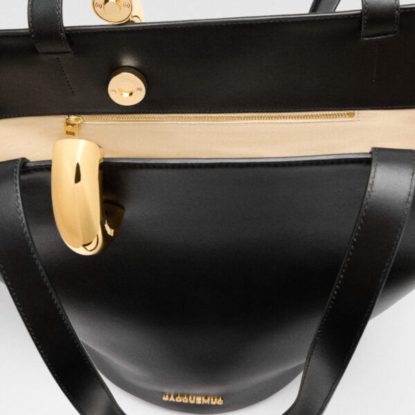 Jacquemus The medium Bambola - Jacquemus Bucket Bags - Le Chiquito Style - Shop at Coveti