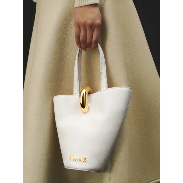 JACQUEMUS The small Bambola Asymmetric mini bucket bag., view 6