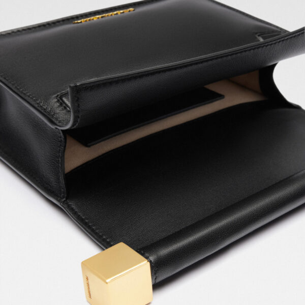 Jacquemus The small Rond Carré clutch - Jacquemus Mini Bags - Le Chiquito Style - Shop at Coveti