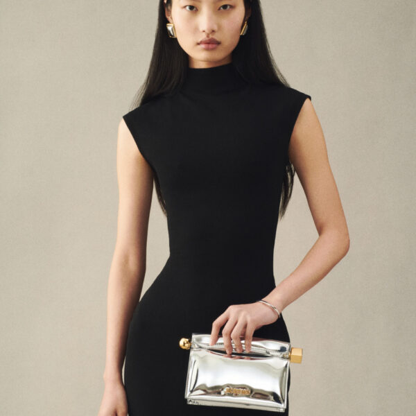 Jacquemus The small Rond Carré clutch - Jacquemus Mini Bags - Le Chiquito Style - Shop at Coveti