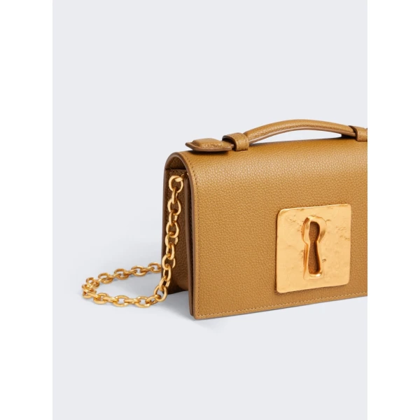 Schiaparelli nose bag
