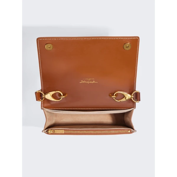 Molded Mouth Chain Clutch - Image 5