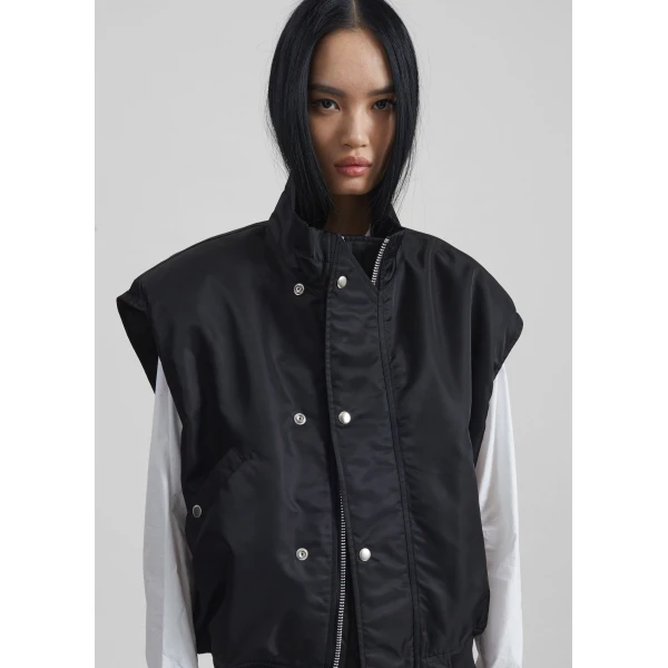 The Frankie Shop Aysen Sleeveless Bomber Jacket – Black, view 4
