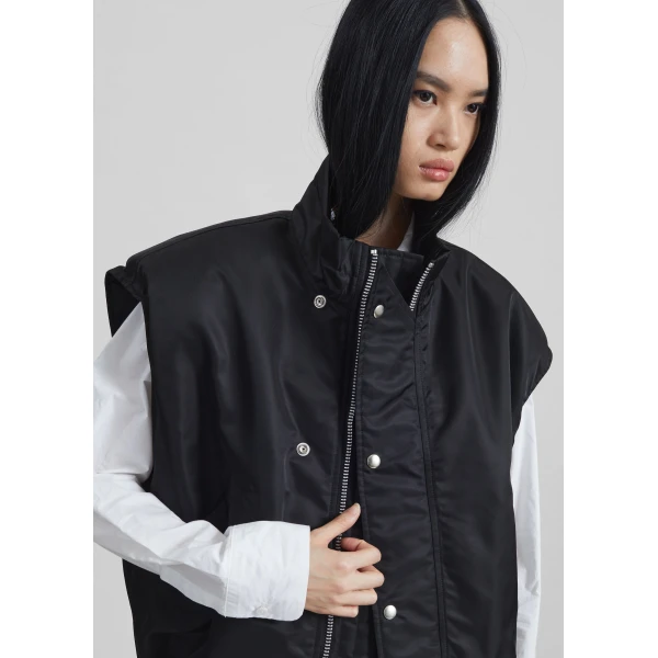 The Frankie Shop Aysen Sleeveless Bomber Jacket – Black, view 6