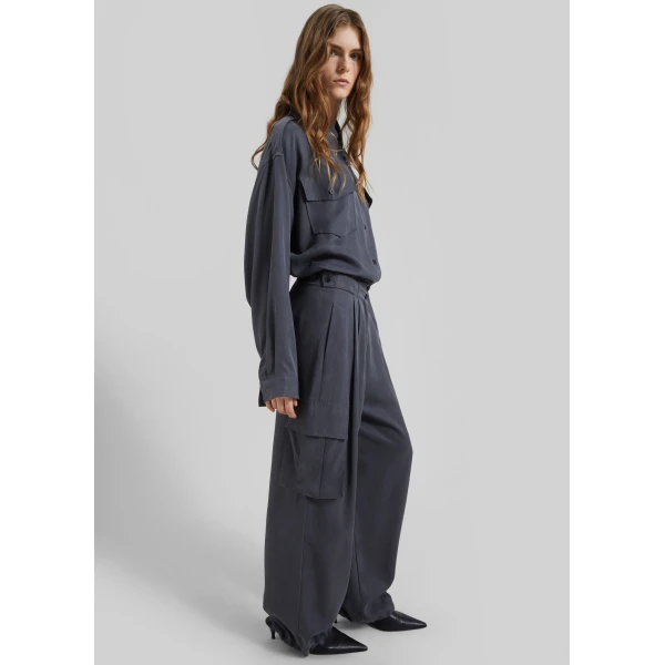 The Frankie Shop Balsta Cargo Shirt – Dark Grey, view 4