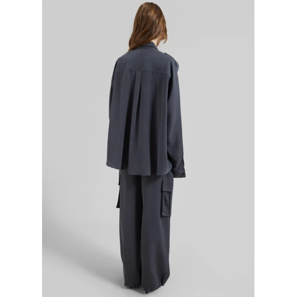 The Frankie Shop Balsta Cargo Shirt – Dark Grey, view 8
