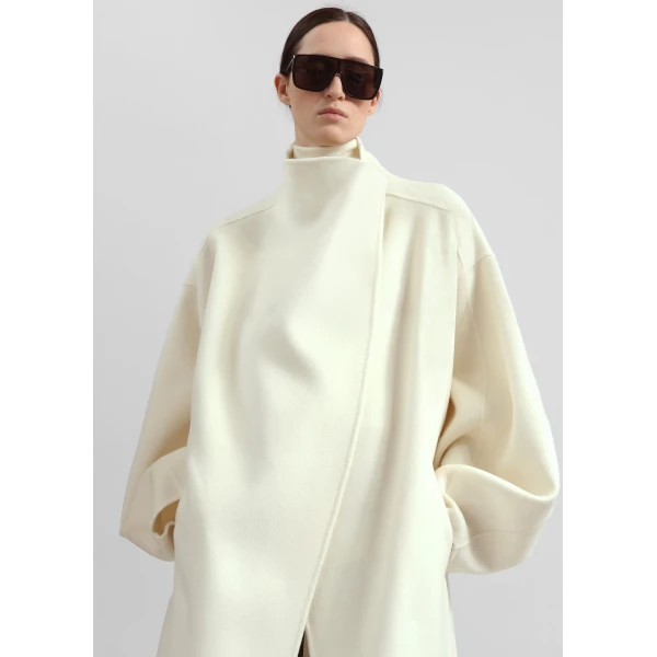 The Frankie Shop Leroy Funnel Neck Wool Coat – White, view 4